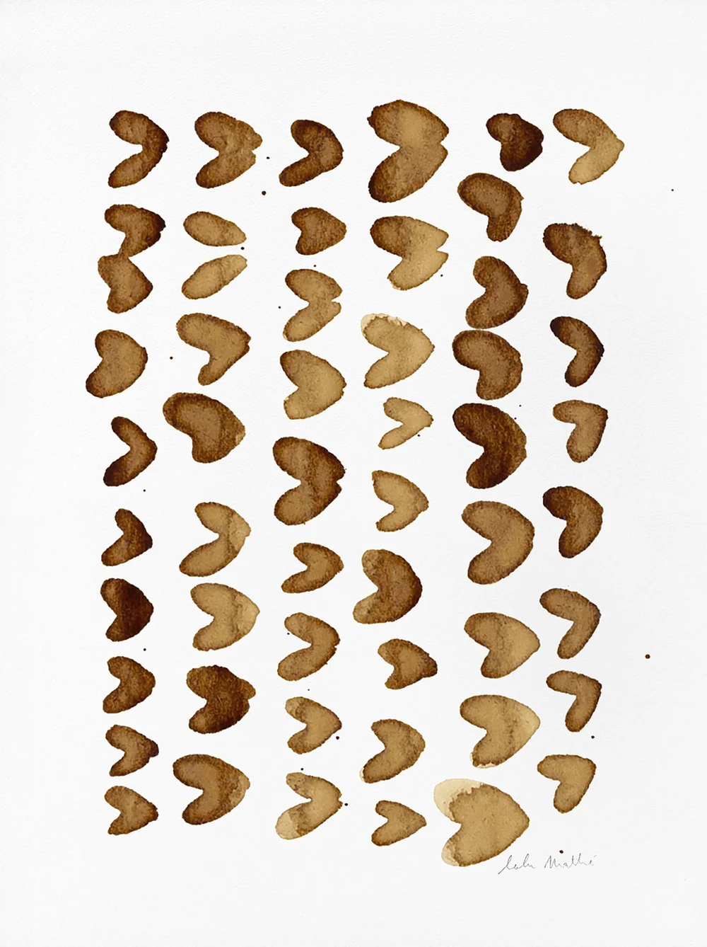 Œuvre contemporaine au café composée de motifs organiques sur papier