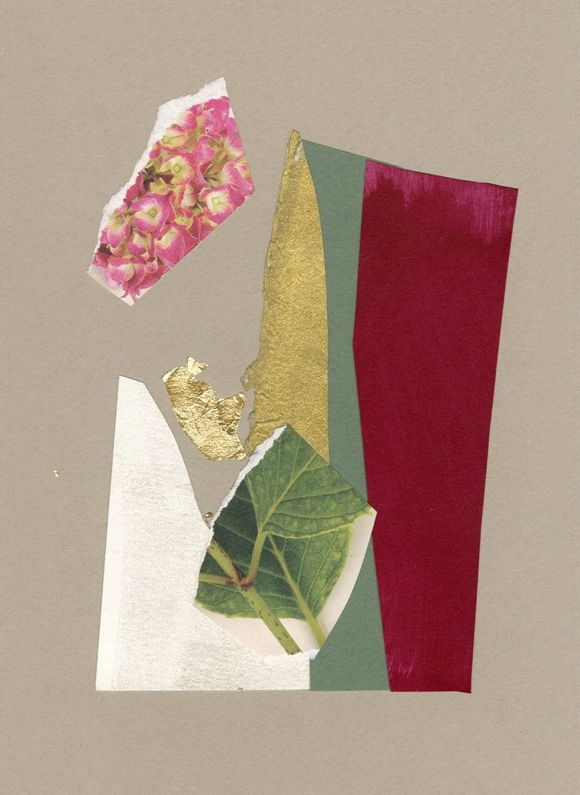Collage contemporain abstrait beige, fuchsia et vert sauge avec fragments floraux